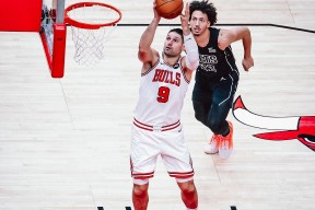 NBA季后赛赛程吃紧，芝加哥公牛转会期刷新队史纪录，信心回归，更衣室氛围转暖的简单介绍-九游登录